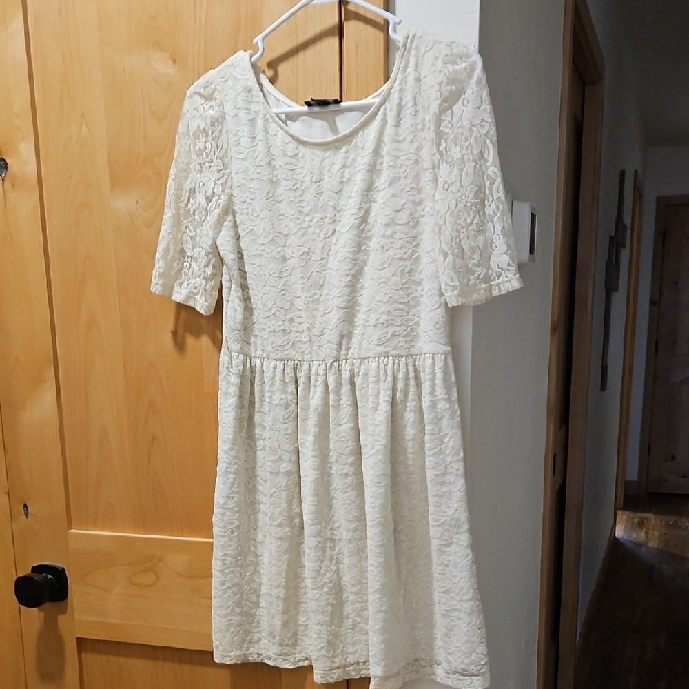 Elegant Lace Dress in Cream